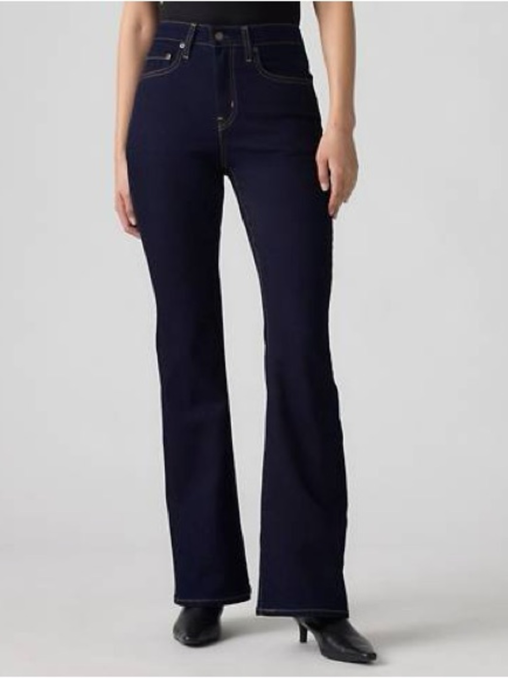 High-Rise Levi’s Flare Jeans